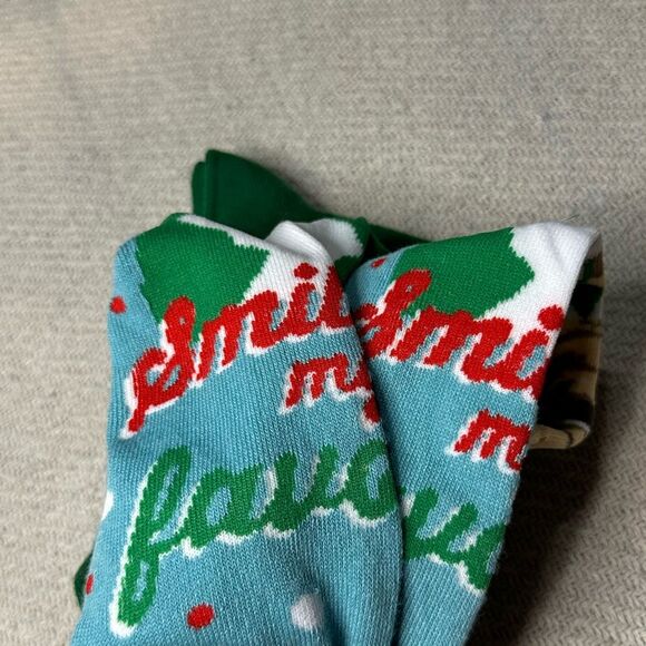 ELF Movie Christmas Socks 2 Pairs NWT Smiling is my Favorite Gift - Picture 6 of 7
